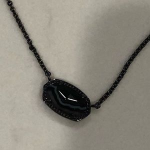 Kendra Scott necklace